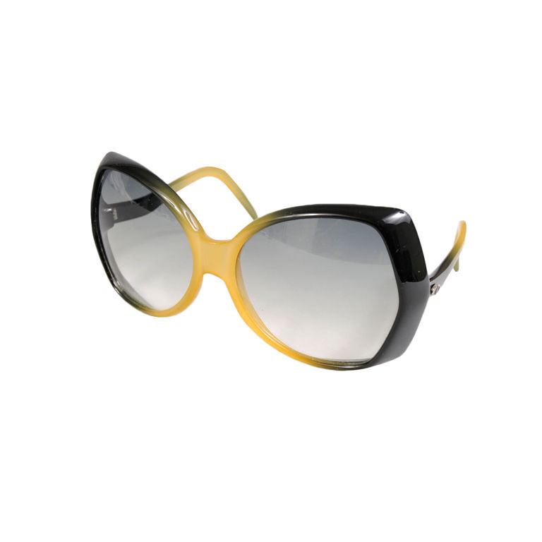 迪奥时尚太阳镜Dior Oversized Sunglasses ://fashion.1stdibs.com/avl_item_detail.php?id=29195