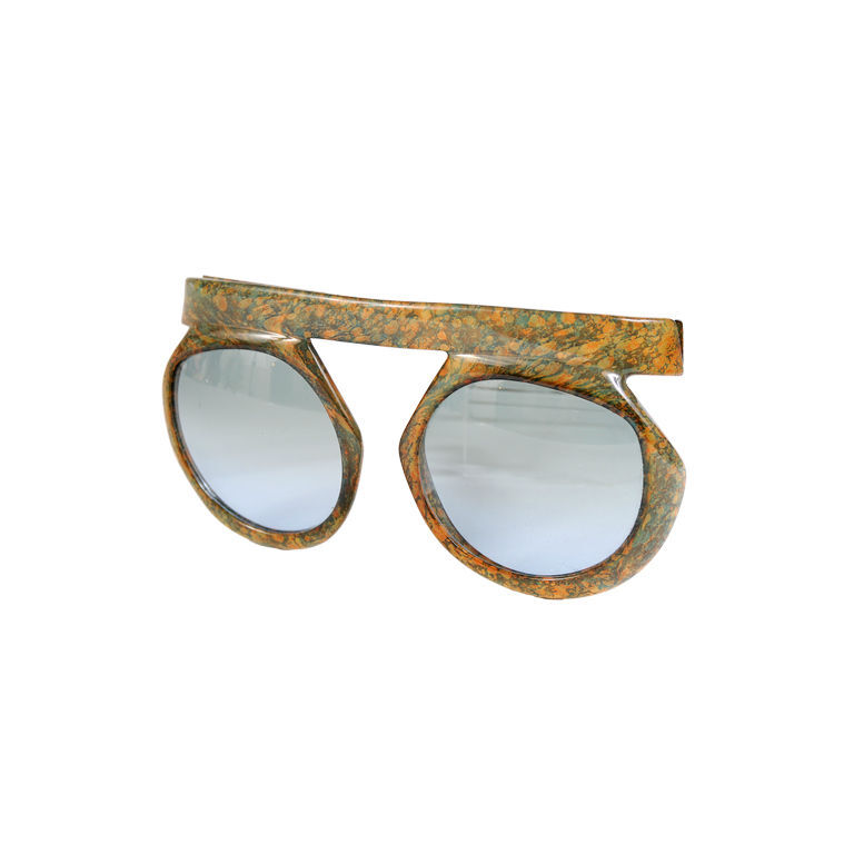 1970年代的Christian Dior - Christian Dior Marbleized Sunglasses复古眼镜 <a class='shortlnk' href='/s/04e6fcb4a' target='_blank' title='http://fashion.1stdibs.com/avl_item_detail.php?id=27420'>http://duitang.com/s/04e6fcb4a</a>