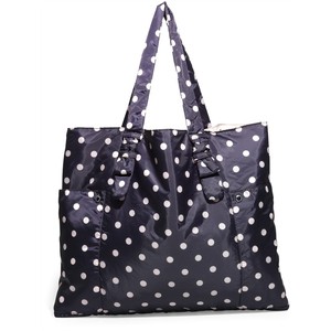 尼龙反光背包，波点<a class='shortlnk' href='/s/02d4ebb97' target='_blank' title='http://www.polyvore.com/black_white_polka_dots/collection?id=893047'>http://duitang.com/s/02d4ebb97</a>