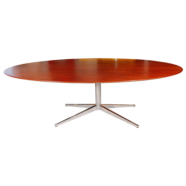 JF CHEN - Florence Knoll - Florence Knoll Elliptical Dining Table Florence Knoll Elliptical Dining Table 1950年代美国设计的餐桌<a class='shortlnk' href='/s/07a9b44af' target='_blank' title='http://www.jfchen.com/store/furniture_item_detail.php?id=327677'>http://duitang.com/s/07a9b44af</a>