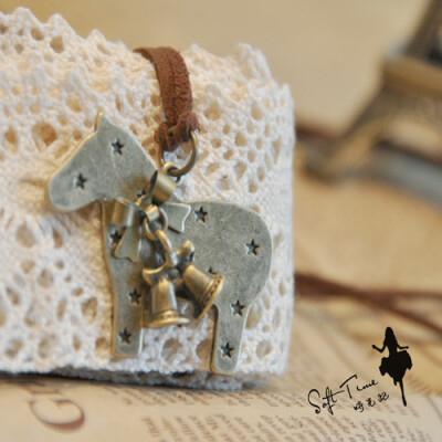 原创手工绒质皮绳韩版森系复古气质铜质小马项链 <a class='shortlnk' href='/s/1af080f0' target='_blank' title='http://item.taobao.com/item.htm?id=10158878787'>http://duitang.com/s/1af080f0</a>