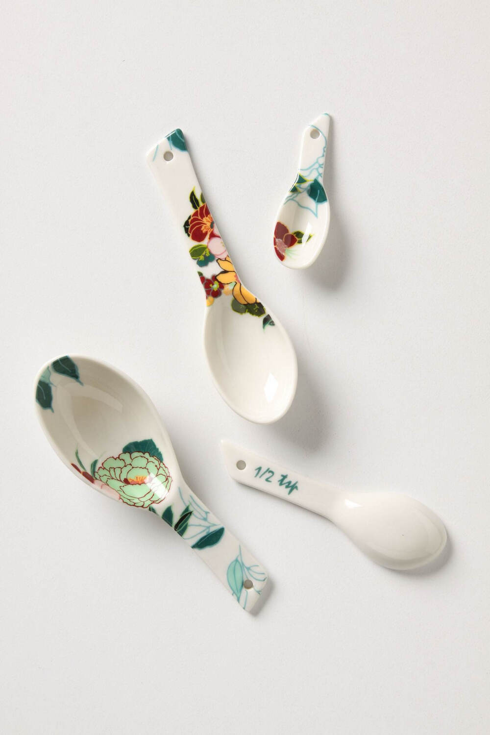 Taking Measure Spoons - Anthropologie.com <a class='shortlnk' href='/s/123363854' target='_blank' title='http://www.anthropologie.com/anthro/catalog/productdetail.jsp?id=20488318&amp;parentid=BAYNOTE'>http://duitang.com/s/123363854</a>这些都好有爱啊,,瓷器什么啊!