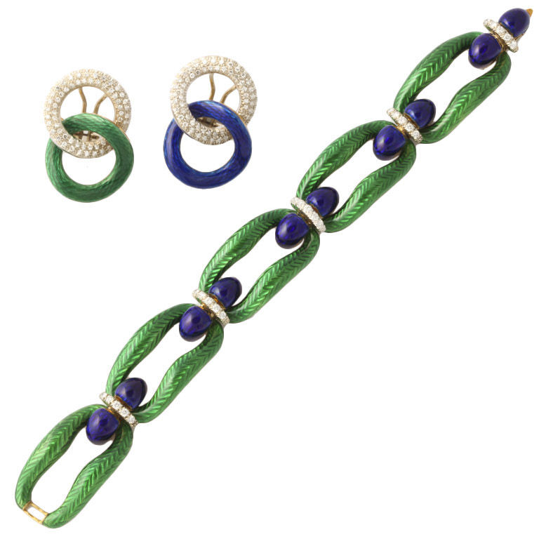 Italian 18KT Diamond and Enamel Bracelet and Earclips Set - Gallery 47 1970年代意大利设计的复古首饰<a class='shortlnk' href='/s/19fbe9a3' target='_blank' title='http://jewelry.1stdibs.com/jewelry_item_detail.php?id=26702'>http://duitang.com/s/19fbe9a3</a>