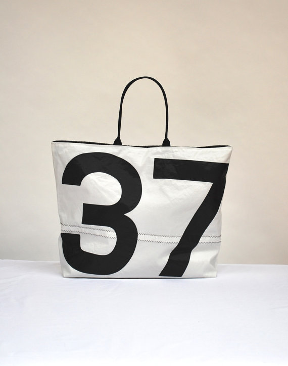 完美的海滩手提包 <a class='shortlnk' href='/s/0f412c3d' target='_blank' title='http://www.etsy.com/listing/72995831/the-perfect-beach-tote-bag-made-from'>http://duitang.com/s/0f412c3d</a>
