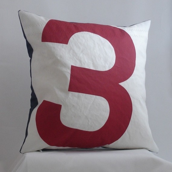 胖乎乎的<a class='shortlnk' href='/s/14bf80f37' target='_blank' title='http://www.etsy.com/listing/62126264/recycled-sail-throw-pillow-red-number-3'>http://duitang.com/s/14bf80f37</a>