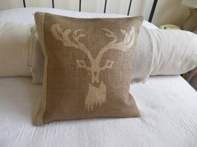 helkatdesign乡村鹿盖<a class='shortlnk' href='/s/123fbabaa' target='_blank' title='http://www.etsy.com/listing/57466121/hand-printed-rustic-stag-cushion-cover'>http://duitang.com/s/123fbabaa</a>