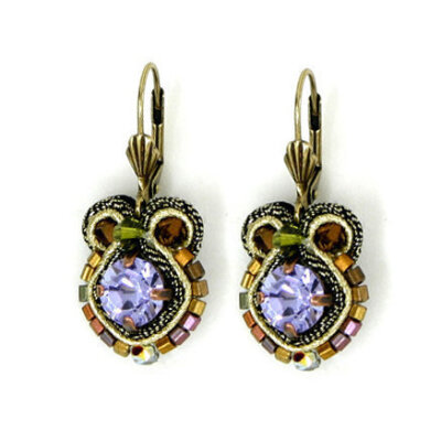 它的晶莹剔透，这种珠，宝石，纺织品混合是一个最佳组合。 <a class='shortlnk' href='/s/05489732d' target='_blank' title='http://www.charmandchain.com/products/splendori-earrings-pink'>http://duitang.com…