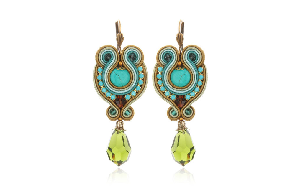 很漂亮的蓝色<a class='shortlnk' href='/s/022fc7b53' target='_blank' title='http://www.charmandchain.com/products/portofino-earrings-large'>http://duitang.com/s/022fc7b53</a>