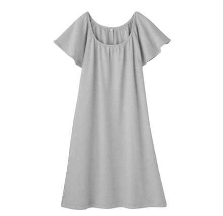    恬然安静。在世间游走。把生活过到简单化。