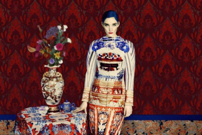 Mary Katrantzou的设计，融合了绘画的多彩，建筑的恢弘