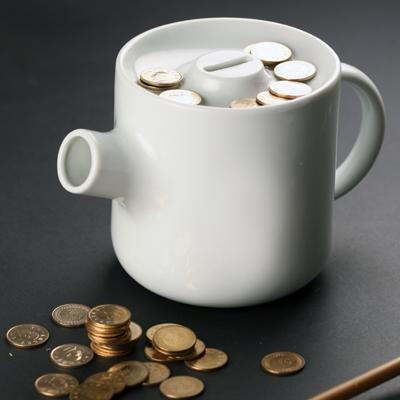 Teapot Bank - 可用来收集硬币的茶壶<a class='shortlnk' href='/s/14b28d06a' target='_blank' title='http://www.mollaspace.com/shop/teapot-coin-bank.html'>http://duitang.com/s/14b28d06a</a>