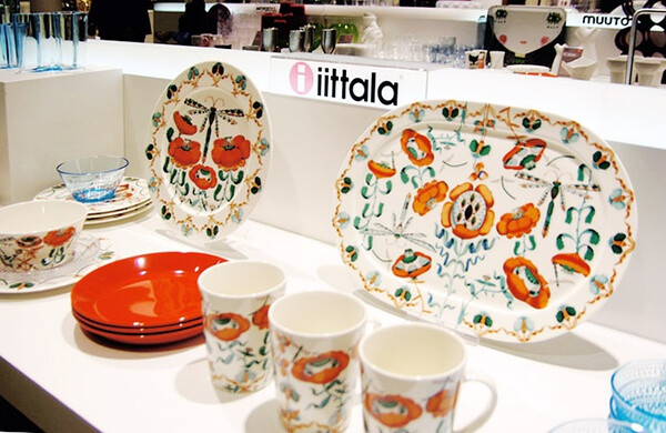 iittala：korento 图案餐具 <a class='shortlnk' href='/s/05b86ed41' target='_blank' title='http://site.douban.com/widget/notes/164013/note/149826172/'>http://duitang.com/s/05b86ed41</a>