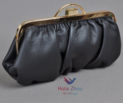 Bodhi 黑色牛皮 Framed Evening Pleated Clutch 手包-包包小巧细致，是您外出休闲、约会晚宴的亲密伙伴 <a class='shortlnk' href='/s/04de18367' target='_blank' title='http://item.taobao.com/item.htm?id=812…