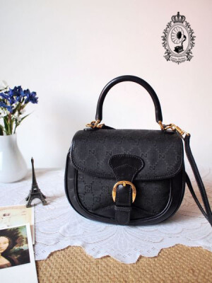  GUCCI 两用包   <a class='shortlnk' href='/s/11a6a8307' target='_blank' title='http://item.taobao.com/item.htm?id=10234939756'>http://duitang.com/s/11a6a8307</a>