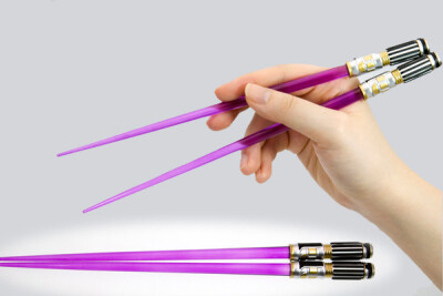 Star Wars 星球大战 光剑筷子chopsticks Mace Windu 温杜 <a class='shortlnk' href='/s/0cce7af1' target='_blank' title='http://item.taobao.com/item.htm?id=5077827794&amp;frm='>http://duitang.com/s/0cce7a…