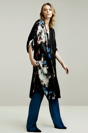 高个子的女孩子可以尝试这种长裙的搭配~ 很高挑呢 Zara May 2011 Lookbook (Fashion) <a class='shortlnk' href='/s/12ce1cf60' target='_blank' title='http://popbee.com/fashion/zara-may-2011-lookbook/'>http://duitang.com/s/12ce1cf60</a>