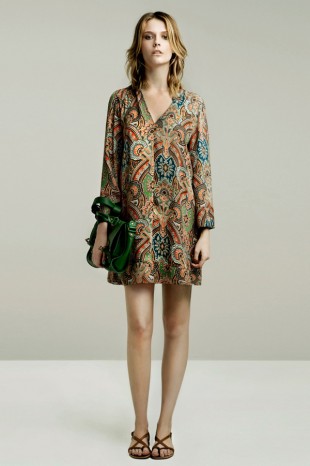 我對这條很像 Proenza Schouler 的彩色衣服一見鍾情啊！！Zara May 2011 Lookbook <a class='shortlnk' href='/s/12ce1cf60' target='_blank' title='http://popbee.com/fashion/zara-may-2011-lookbook/'>http://duitang.com/s/12ce1cf60</a>