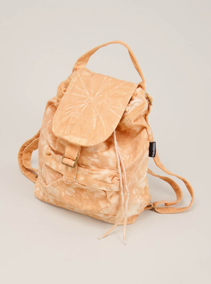 肉色很有质感的包包，才49英镑» Cotton duck canvas backpack <a class='shortlnk' href='/s/049beacbe' target='_blank' title='http://www.couvertureandthegarbstore.com/Product/?p=3872&amp;i=4035'>http://duitang.com/s/049beacbe</a>