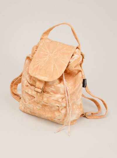 肉色很有质感的包包，才49英镑» Cotton duck canvas backpack <a class='shortlnk' href='/s/049beacbe' target='_blank' title='http://www.couvertureandthegarbstore.com/Product/?p=3872&amp;i=4035'>http://d…