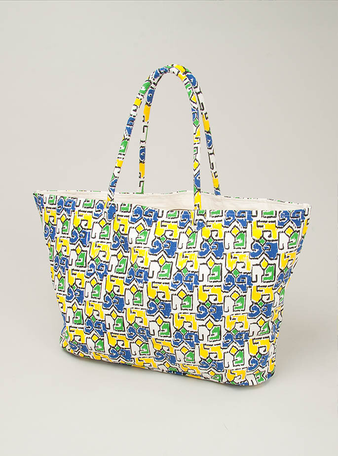 被色彩迷住了，夏天背这样的包会很潮吧 » Beach Bag <a class='shortlnk' href='/s/054e96ea3' target='_blank' title='http://www.couvertureandthegarbstore.com/Product/?p=3706&amp;i=3831'>http://duitang.com/s/054e96ea3</a>