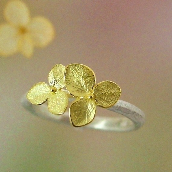 Hydrangea Blossom Flower Ring 18k Gold and by PatrickIrlaJewelry <a class='shortlnk' href='/s/165251d7f' target='_blank' title='http://www.etsy.com/listing/61828074/hydrangea-blossom-flower-ring-18k-gold'>http://duitang.com/s/165251d7f</a>