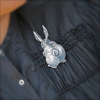 Etsy的兔子馒头胸针上的mamaslittlebabies Bunny Buns Brooch <a class='shortlnk' href='/s/1345b3802' target='_blank' title='http://www.etsy.com/listing/61596268/bunny-buns-brooch'>http://duitang.com/s/1…