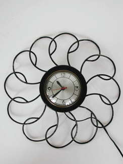 现代时钟线 Modern Wire Clock  <a class='shortlnk' href='/s/1297aba54' target='_blank' title='http://www.vintagelooks.com/detail.asp?product_id=hw-3586'>http://duitang.com/s/1297aba54</a>