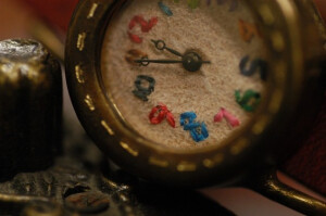 爱丽丝观看OMOROI缝2 revolt70有趣的手工手表 Alice Watch  OMOROI - STITCH 2 funny handmade watches  <a class='shortlnk' href='/s/011c70a46' target='_blank' title='http://www.etsy.com/listing/55741192/alice-watch-omoroi-stitch-2-funny?ref=sc_1'>http://duitang.com/s/011c70a46</a>