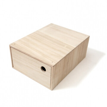 箱子整体为木制结构，原始木纹配色~推荐一下
