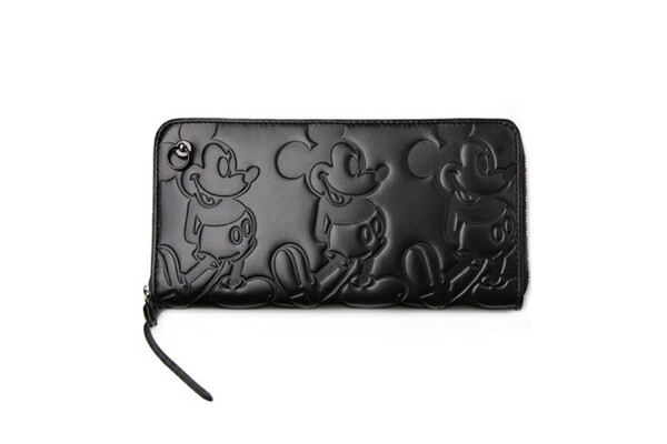 以迪斯尼经典卡通形象MICKEY为图案的新款MICKEY ZIP LONG WALLET。<a class='shortlnk' href='/s/13eb9242e' target='_blank' title='http://www.kidulty.com/news/id/news/15871'>http://duitang.com/s/13eb9242e</a>