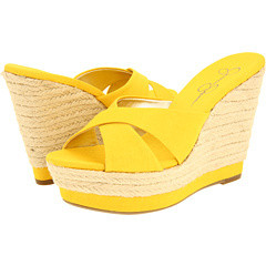 鲜黄色在夏天就是有点引虫子但是真的非常亮眼呀！Jessica Simpson Katonal 凉拖鞋