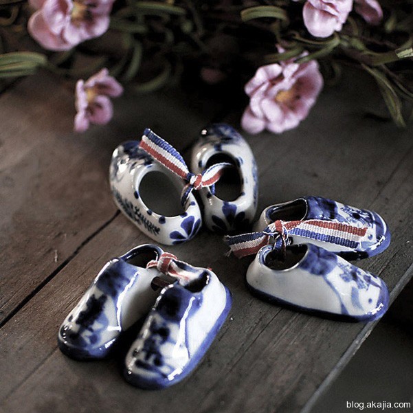 怀旧情结——青花瓷荷兰木屐