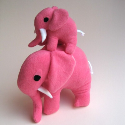 可爱的大象<a class='shortlnk' href='/s/0156ed9c4' target='_blank' title='http://www.etsy.com/listing/59986418/mommy-and-me-eco-elephant-stuffed'>http://duitang.com/s/0156ed9c4</a>