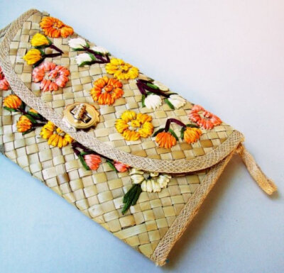 20世纪60年代老式夏季秸秆Rafia离合器的starletvintage 1960s Vintage Straw and Rafia Summer Clutch