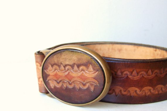 Tooled Etsy的皮带上的leasvintage Tooled Leather Belt