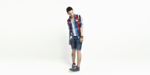 人瘦穿什么都好看，格子衬衫很给力