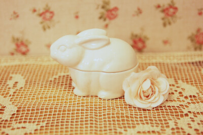 陶瓷小兔子收纳盒