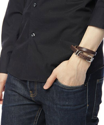 BEAMS - 意大利皮革打造，精细的环扣设计搭配优质的皮革让整个手链的质感得到很大提升。可自由调节的设计也让手环适合更多人佩戴。