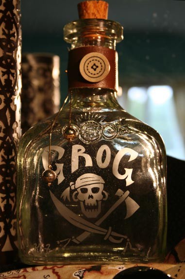 海盗的酒瓶。没有朗姆就没有生活。