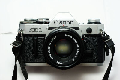 CANON AE-1