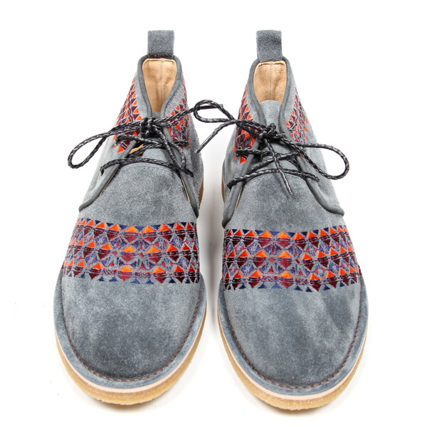 民族风的鞋，一看花纹就喜欢上了~Geometric Embroidery Desert Boots Geometric Embroidery Desert Boots