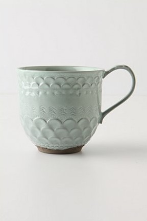 Piecrust Mug<a class='shortlnk' href='/s/1197de08a00e323c8' target='_blank' title='http://www.anthropologie.com/anthro/catalog/productdetail.jsp?id=073845&catId=HOME-TABLETOP-DINNERWARE&pushId=HOME-TABLETOP-DINNERWARE&popId=HOME&navAction=top&navCount=120&color=032&isProduct=true&fromCategoryPage=true&subCategoryId=HOME-KITCHEN-MUGS'>http://duitang.com/s/1197de08a00e323c8</a>