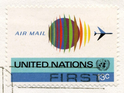 这是联合国的第一版邮票吗？