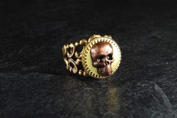 Steampunk Jewelry GOTHIC RING // 骷髅戒指~姑娘们，你敢带么？