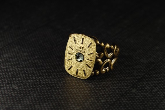 Steampunk Jewelry // 欧米伽戒指，金灿灿的，也不贵，收了