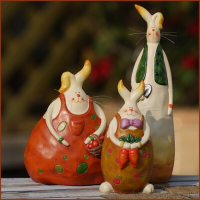 超温馨兔子一家储钱罐 存钱去罗