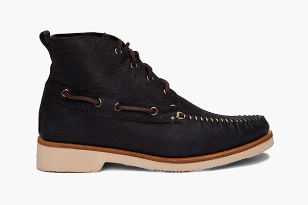 Rag Bone 2011年春夏季新款High Wakefield Boat Shoes - 以帆船鞋作为蓝本，整体采用高档皮革制作而成，软木中低与鞋身的连接处采用手工缝制
