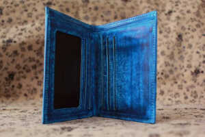 素颜 手工短款二折皮钱包<a class='shortlnk' href='/s/17e43287005b28c36' target='_blank' title='http://item.taobao.com/item.htm?id=7393808954&'>http://duitang.com/s/17e43287005b28c36</a>