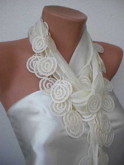 适合在结婚时佩戴的丝巾~图案很美好~treasury special 10 discount ivory Cream scarf