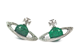 清凉绿色，Vivienne Westwood 孔雀綠寶石飛碟閃石耳環